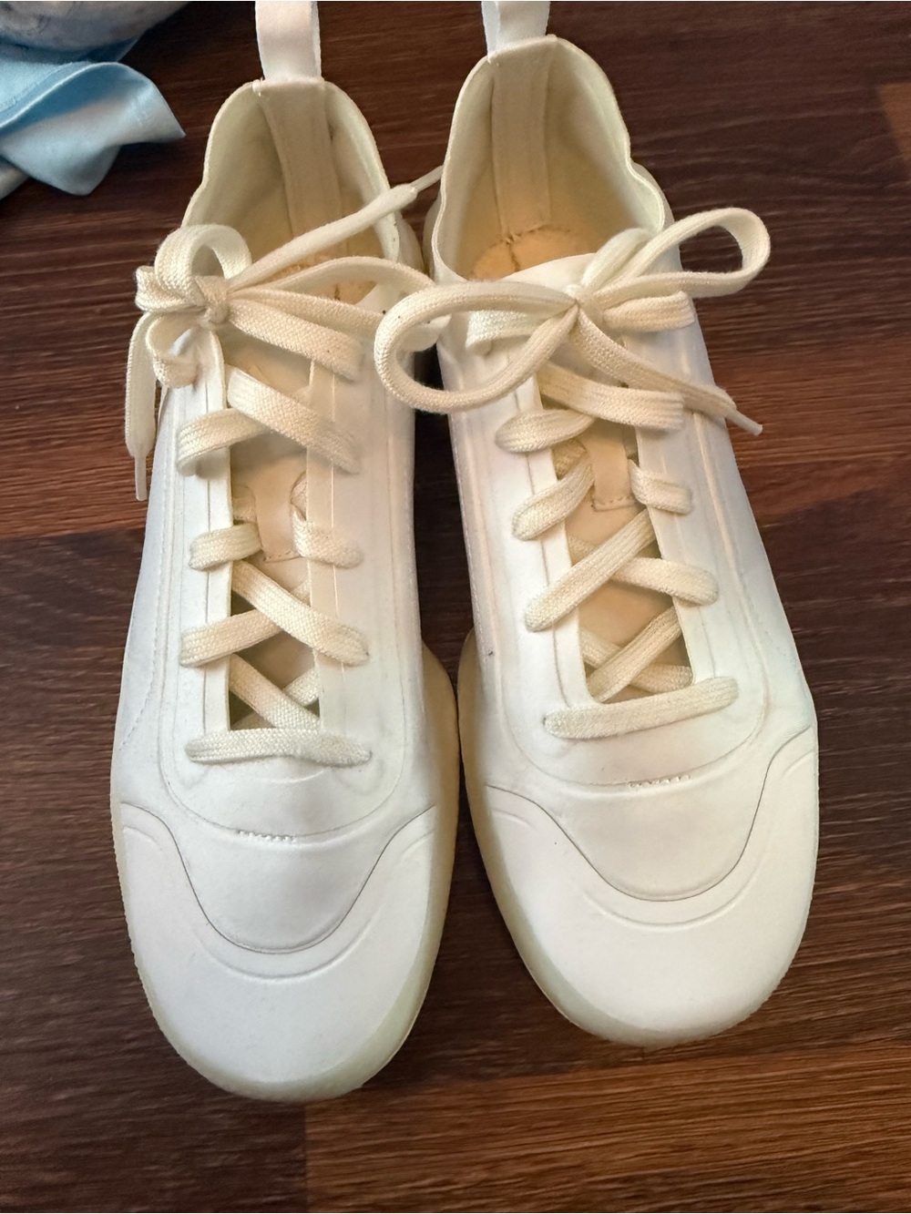 Stella McCartney Womenโs White Lace-Up Casual Sneakers
